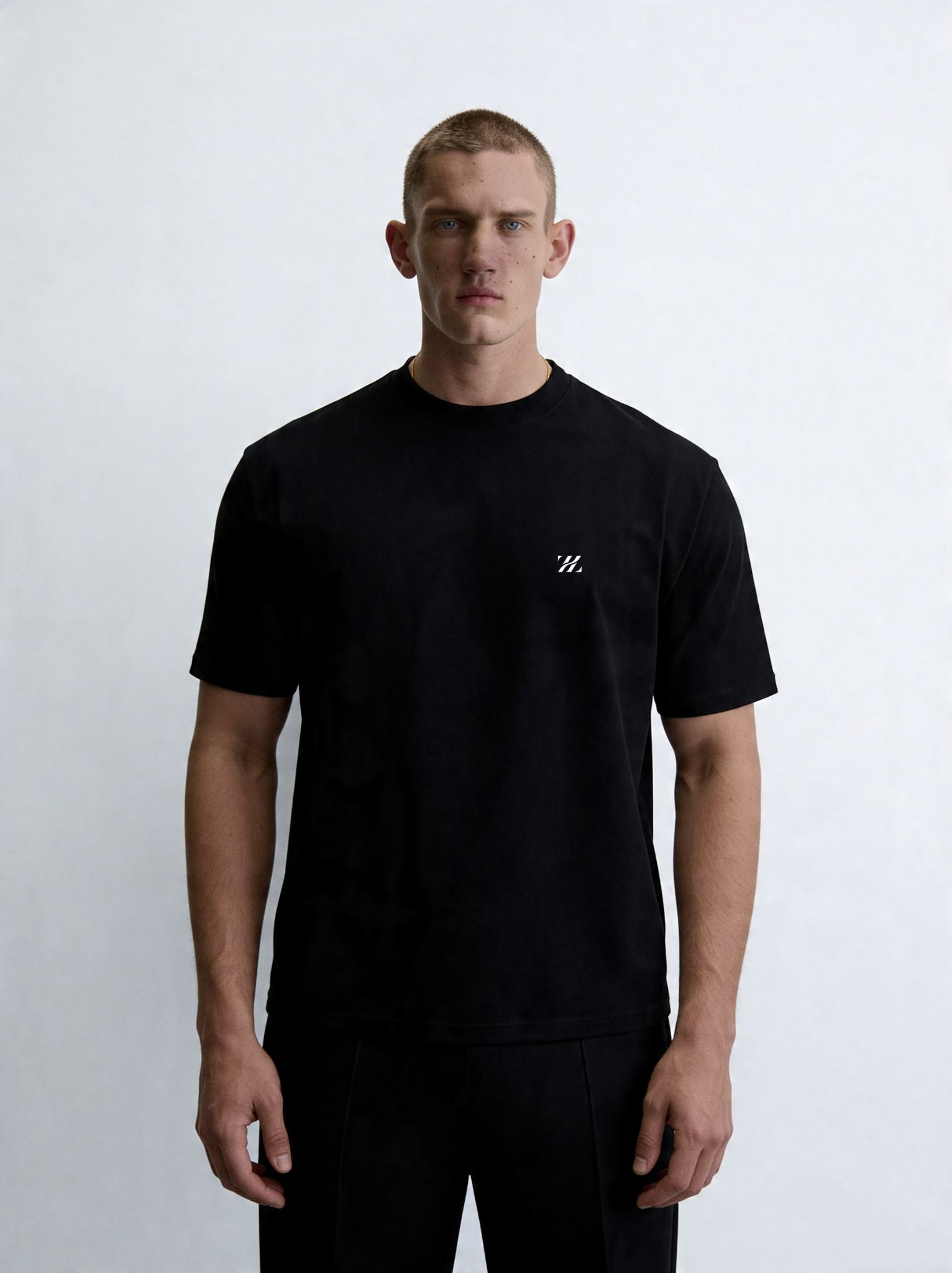 ZZUFAL - MINI LOGO BASIC T-SHIRT BLACK - ZT0011