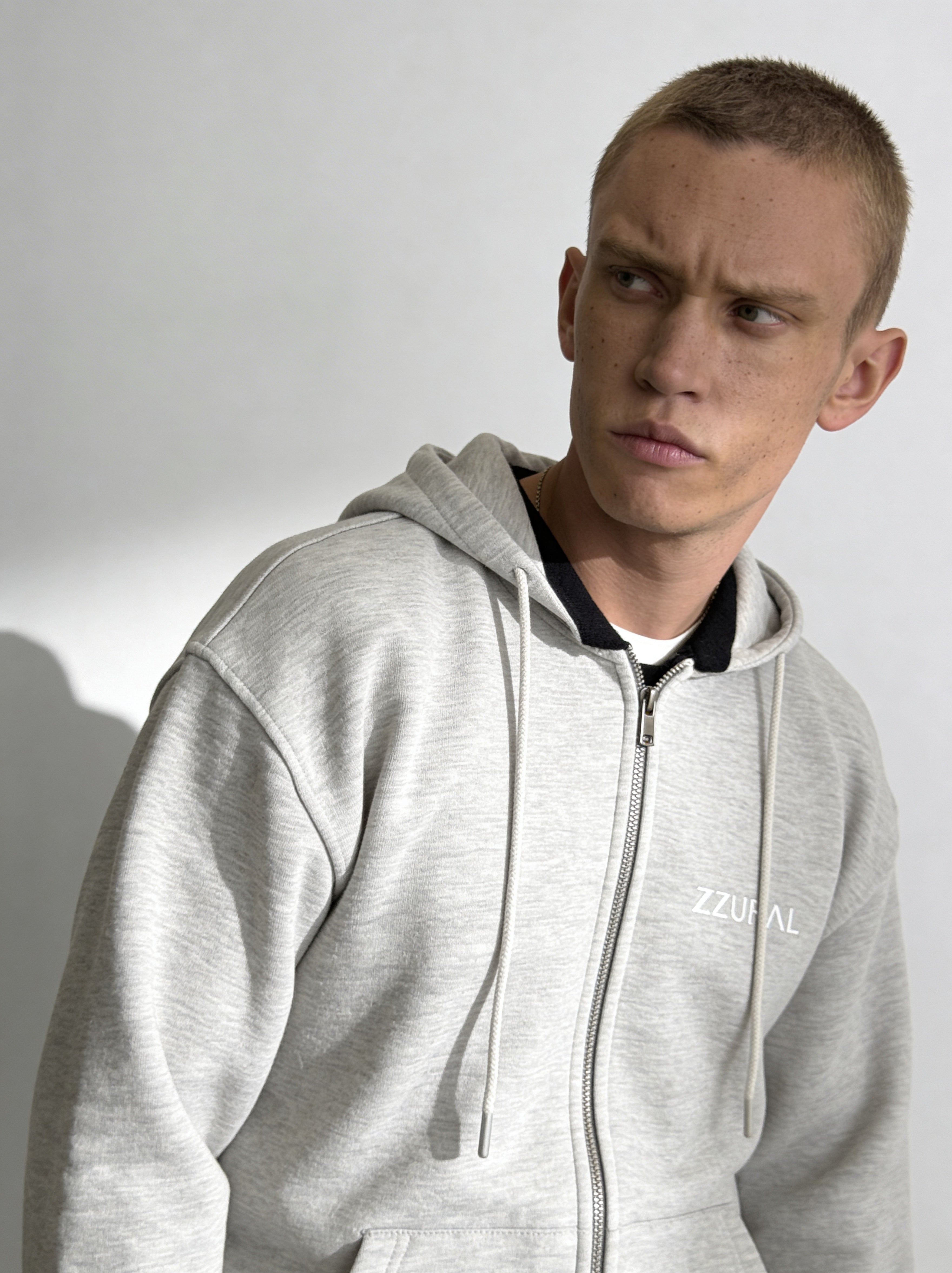 ZZUFAL - CORE ZIP GRAY HOODIE - ZH002